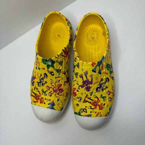 Native Robot Shoes - 13 - Picture 4 of 6